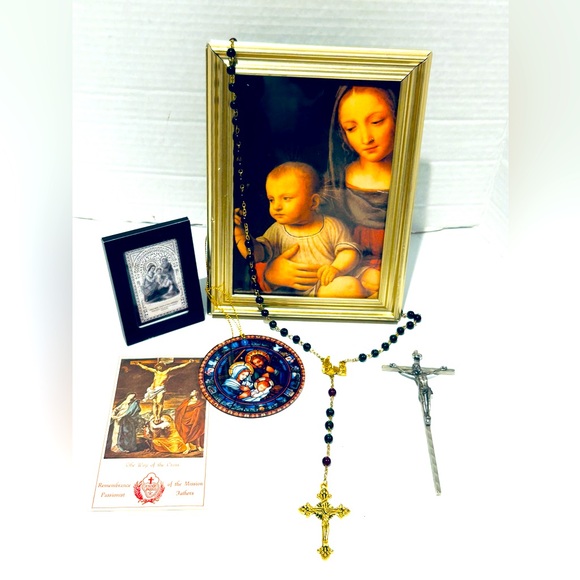 6-item Lot Religious Decor, Framed artwork, Rosary, crucifix Virgin Mary Jesus - Picture 1 of 13